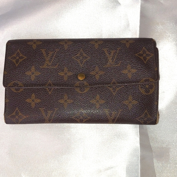 Louis Vuitton Handbags - Louis Vuitton Long Wallet